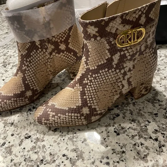 Lauren Ralph Lauren snake print Boots. - Picture 15 of 17